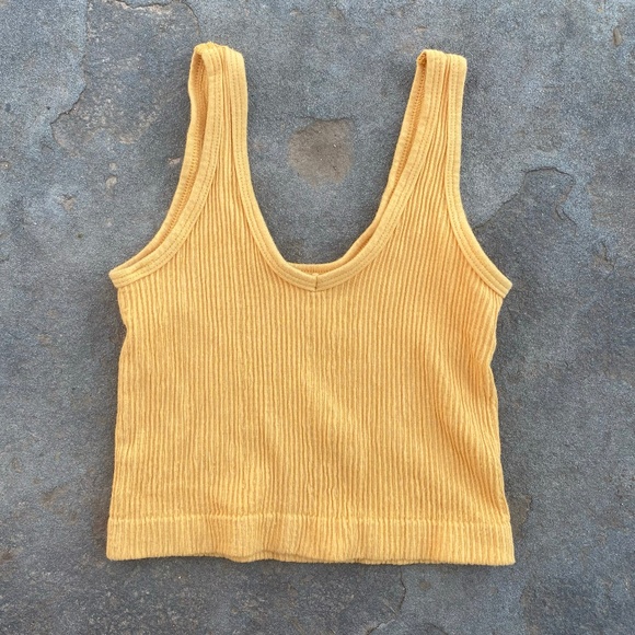 Urban Outfitters Out From Under Hailey Seamless Ribbed Plunge Crop Top - Picture 2 of 4